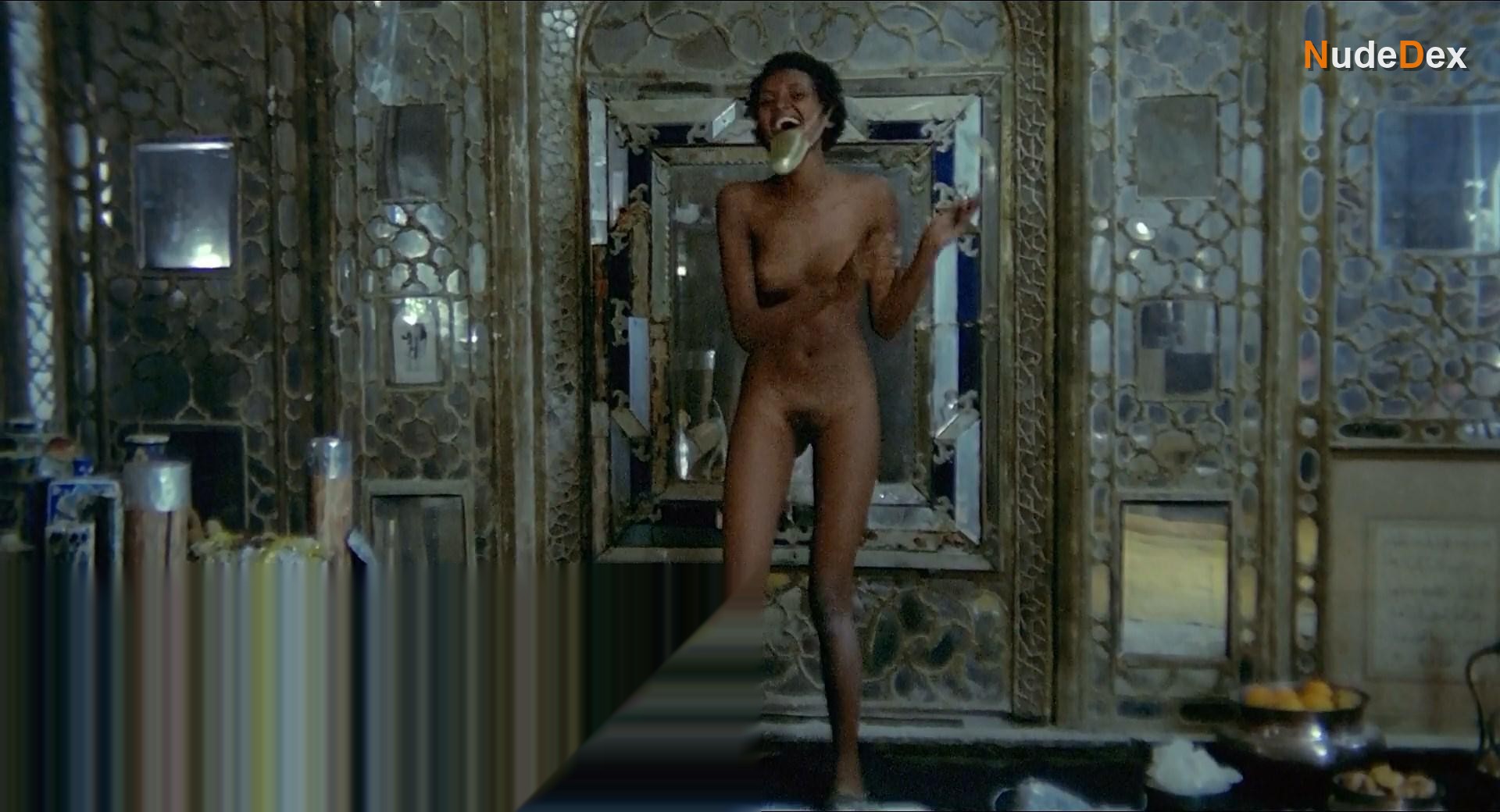 Ines Pellegrini in Arabian Nights, photo 7