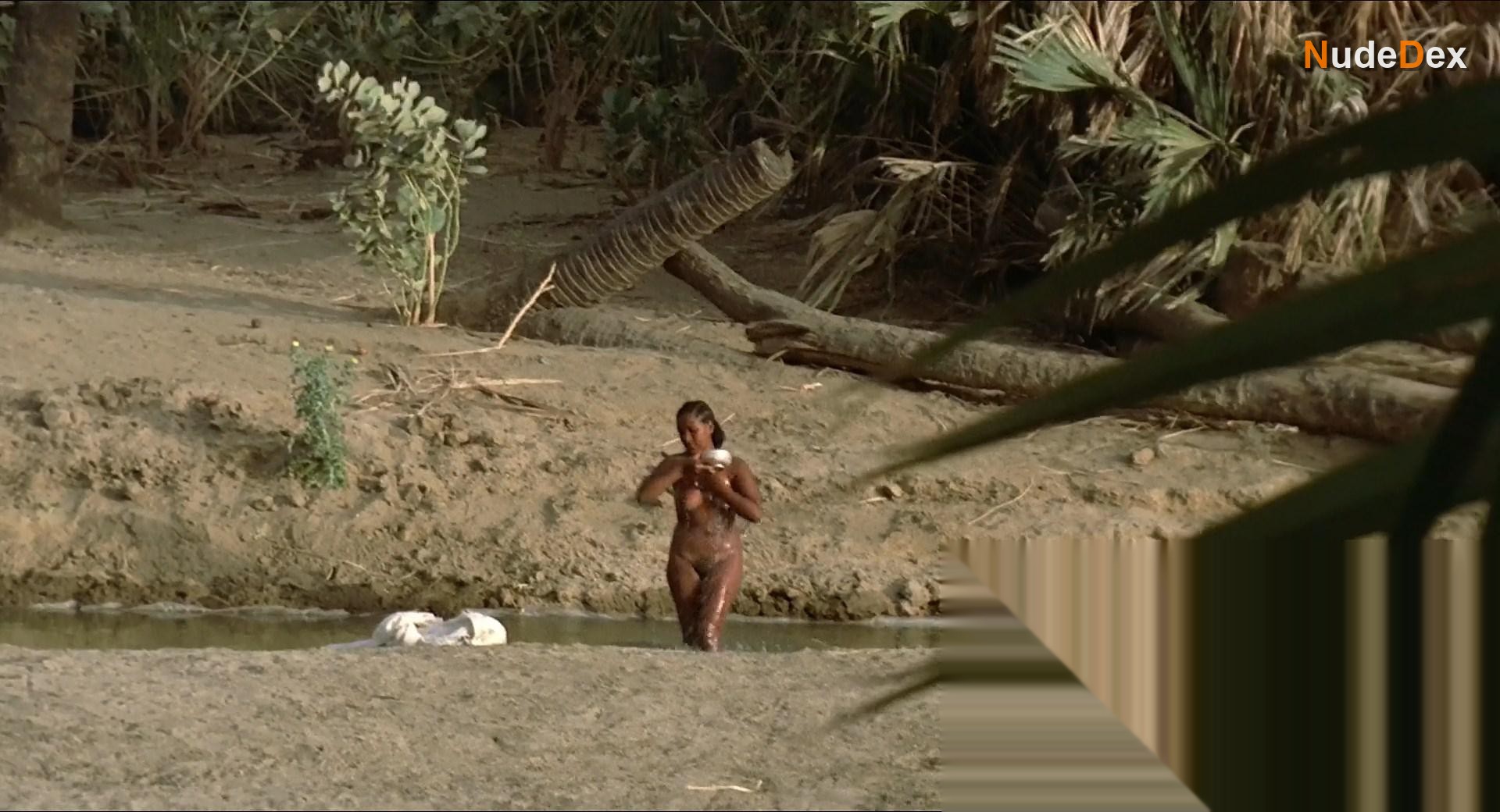 Ines Pellegrini in Arabian Nights, photo 31
