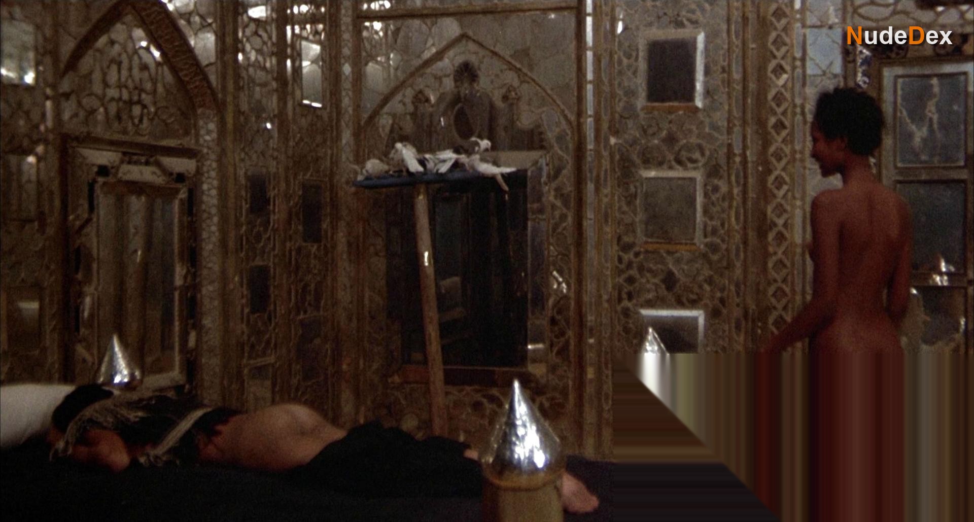 Ines Pellegrini in Arabian Nights, photo 36