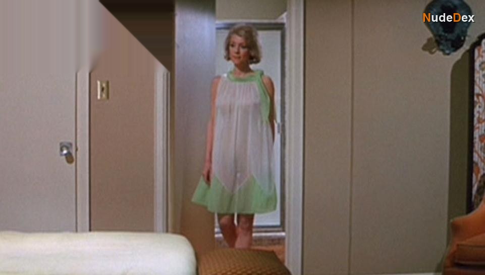 Inger Stevens in A Guide For The Married Man, photo 10