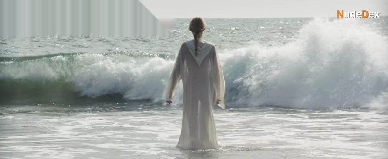 Ingrid Garcia Jonsson in Acantilado, photo 4