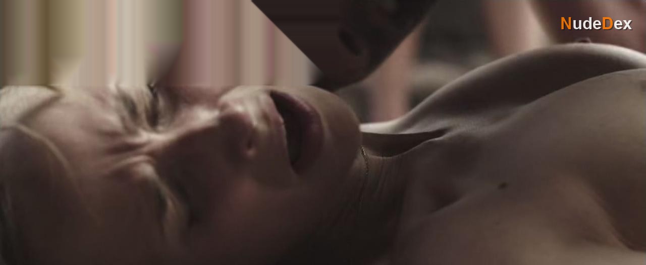 Ingrid Garcia Jonsson in Acantilado, photo 6