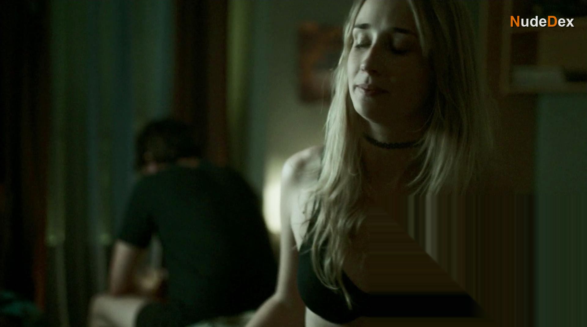 Ingrid Garcia Jonsson in Apaches