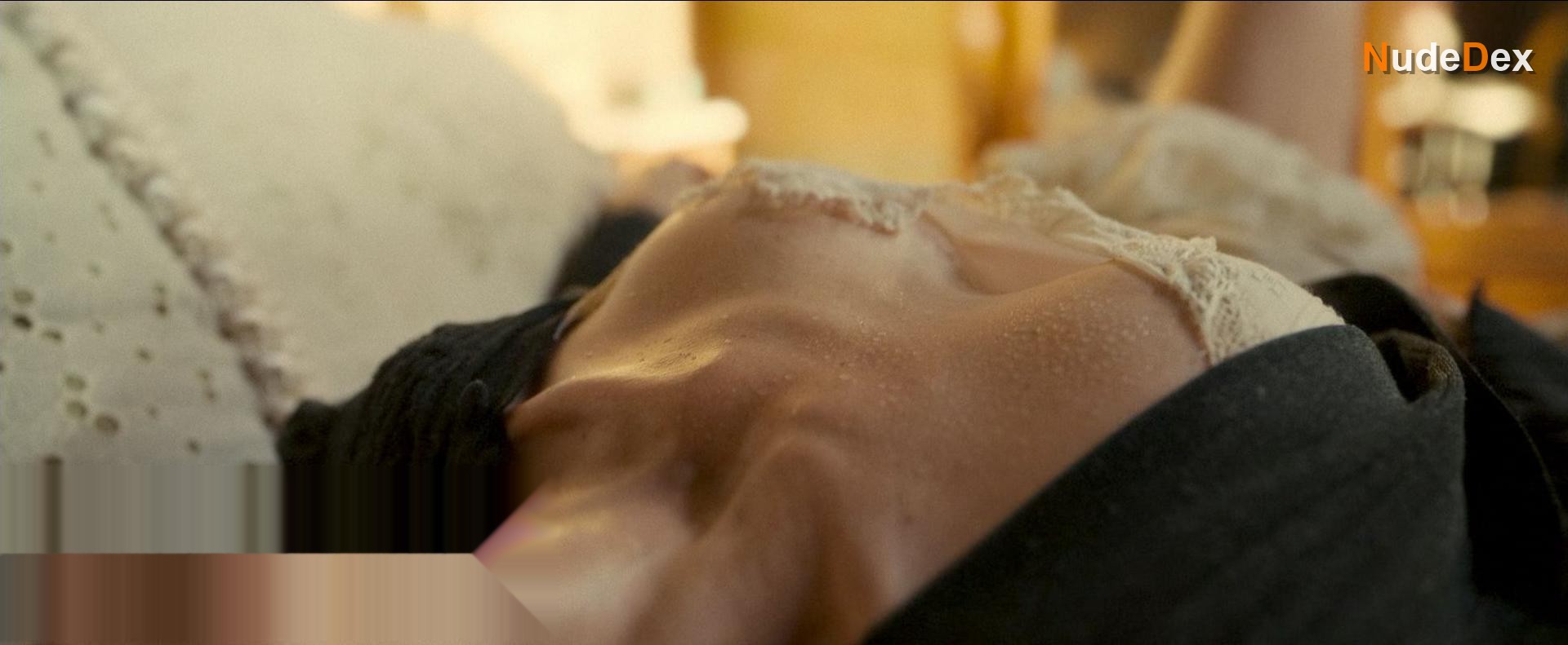 Irene Azuela in Like Water For Chocolate, photo 2