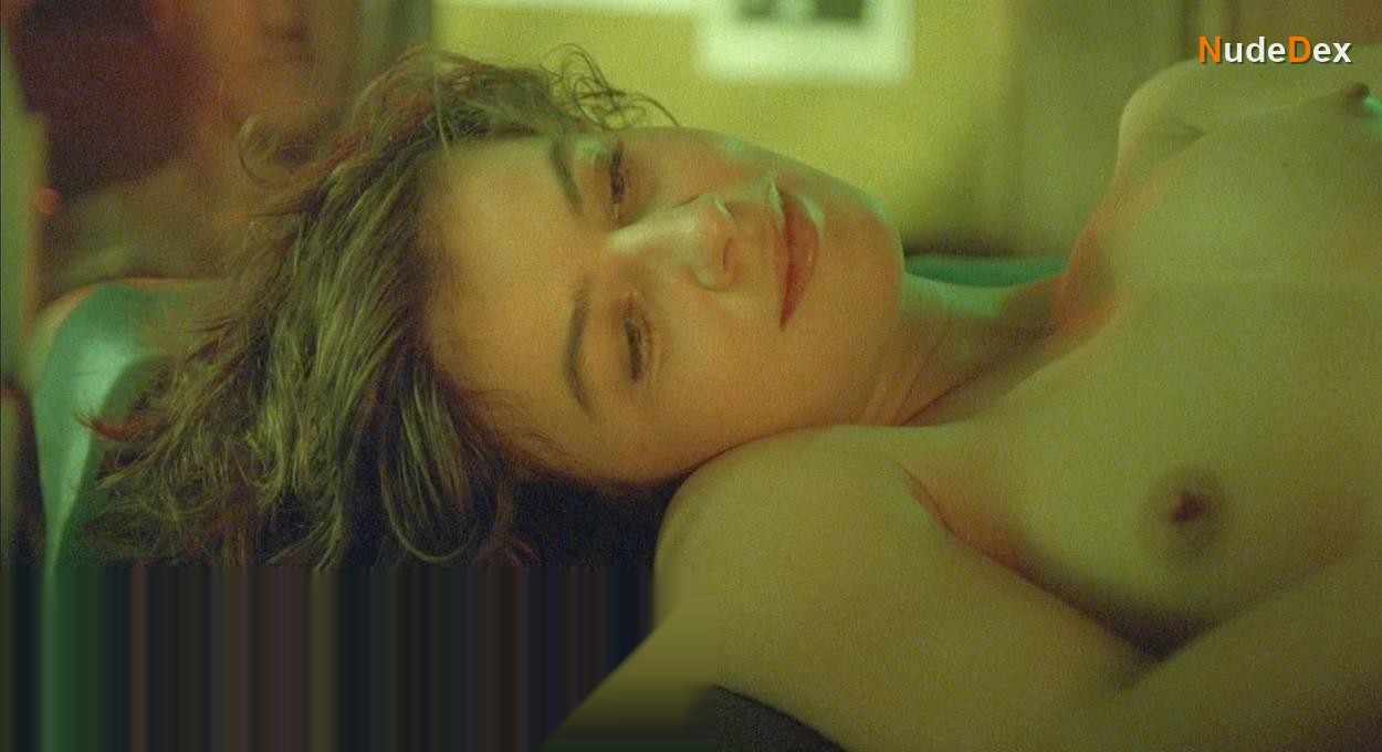 Irene Jacob in The Double Life Of Veronique, photo 3