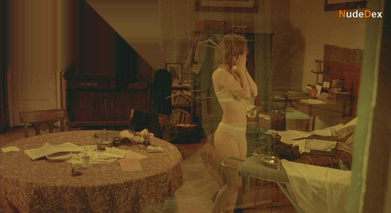 Irene Jacob in The Double Life Of Veronique, photo 8