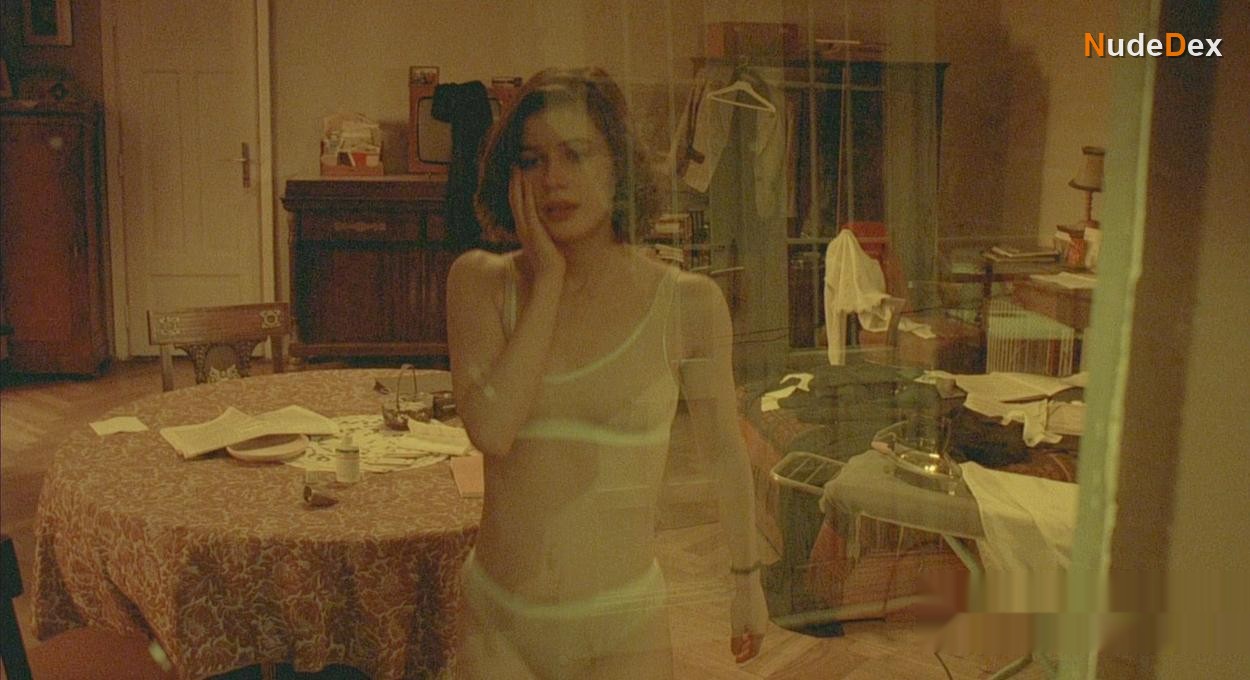 Irene Jacob in The Double Life Of Veronique, photo 9