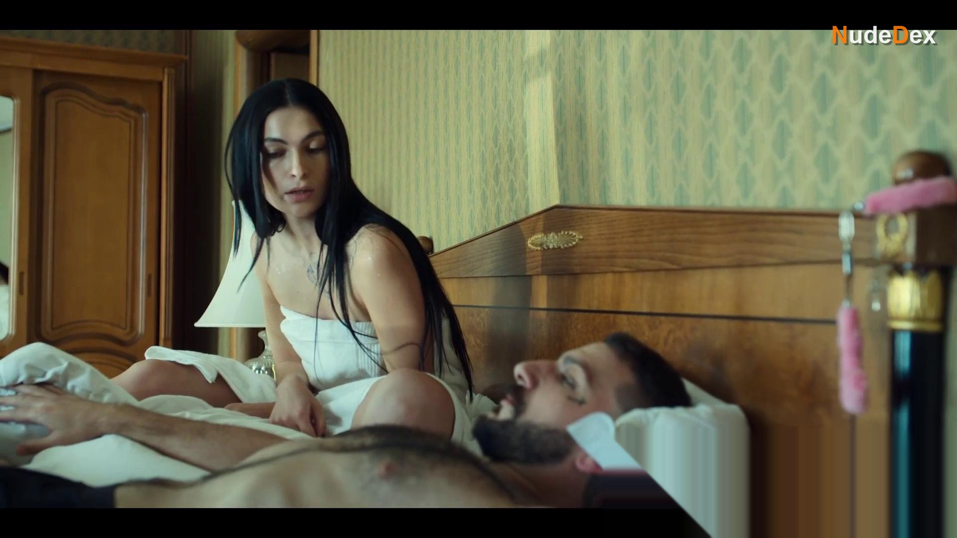 Irina Artenii in Subteran, photo 14
