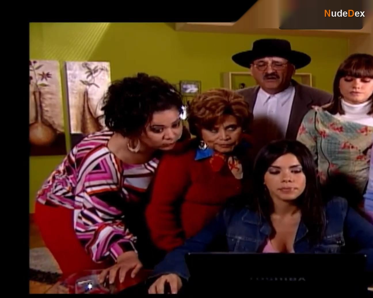 Irma Maury in Al Fondo Hay Sitio, photo 5