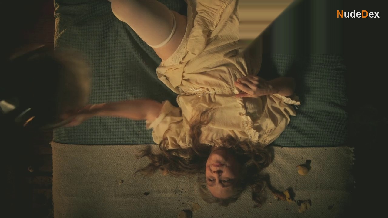 Isabela Garcia in Madam Beja, photo 2