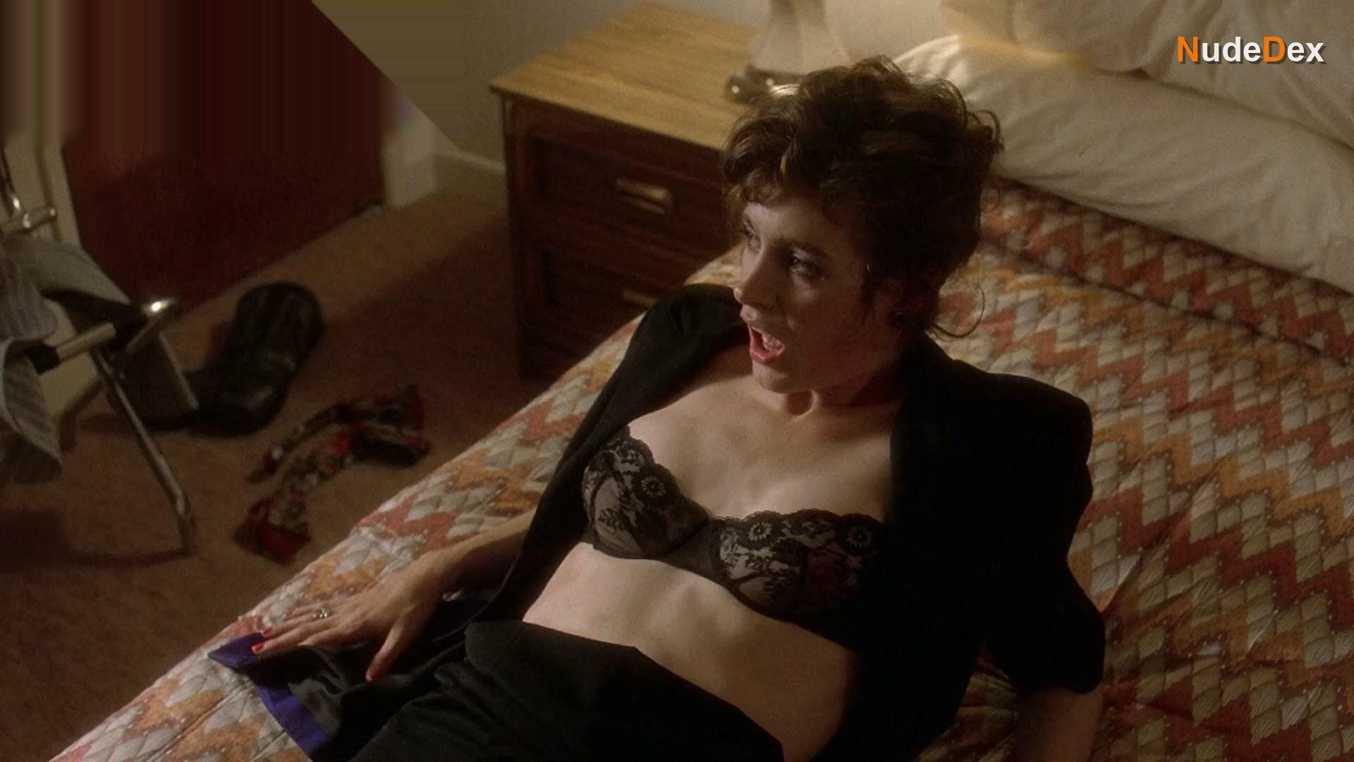 Isabella Rossellini in Cousins, photo 3