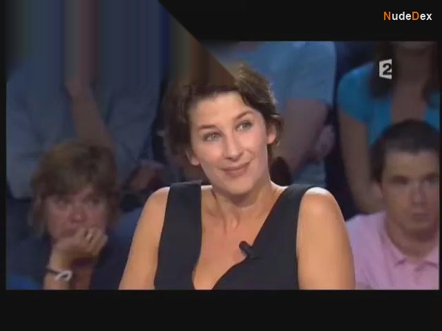Isabelle Gelinas in On N'est Pas Couche, photo 6