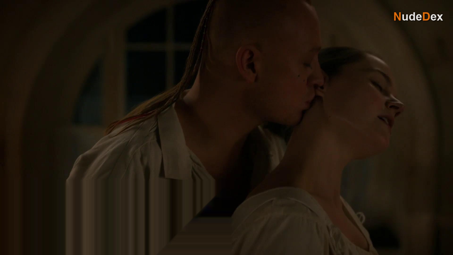 Izzy Meikle-small in Outlander, photo 2
