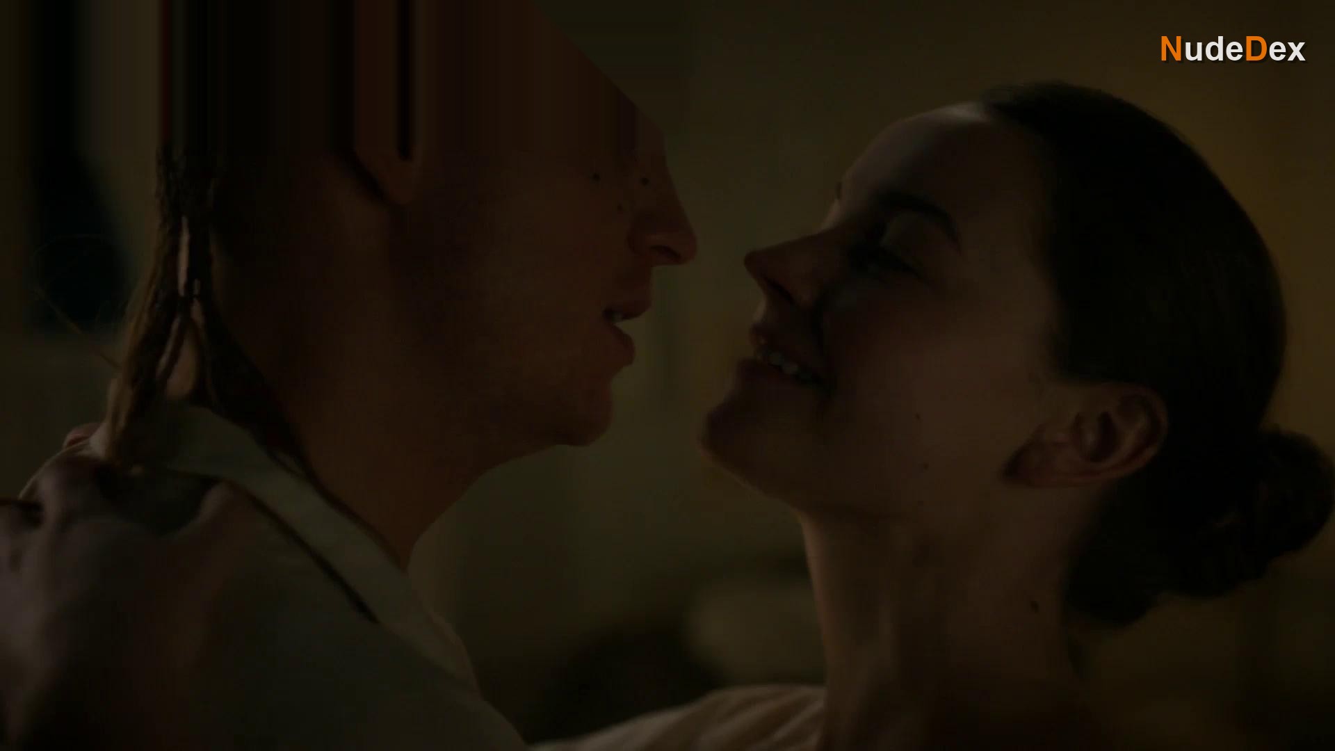 Izzy Meikle-small in Outlander, photo 3