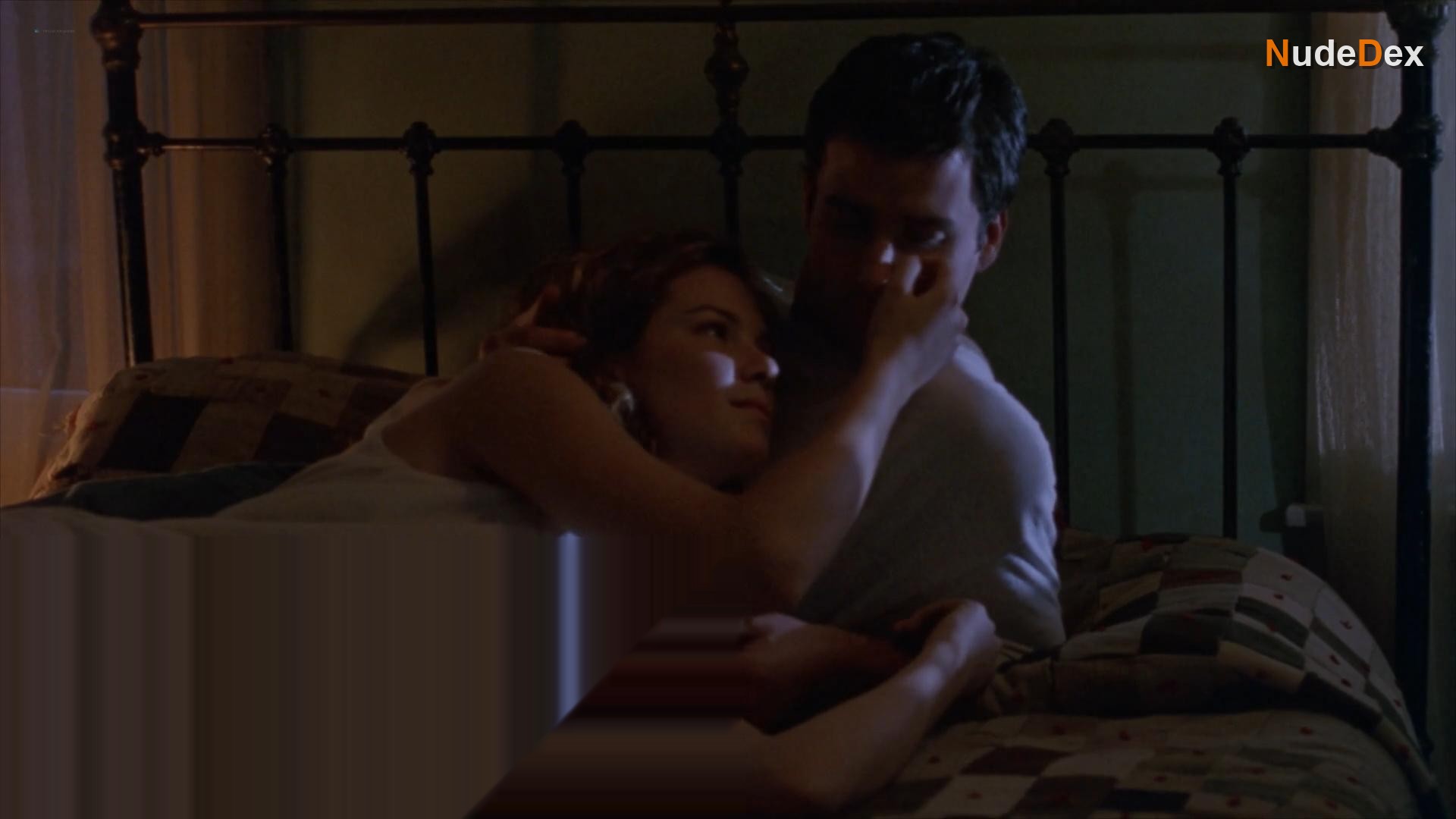Jacinda Barrett in Campfire Tales, photo 4