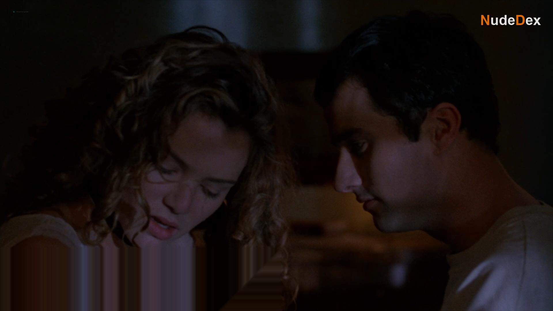 Jacinda Barrett in Campfire Tales, photo 5