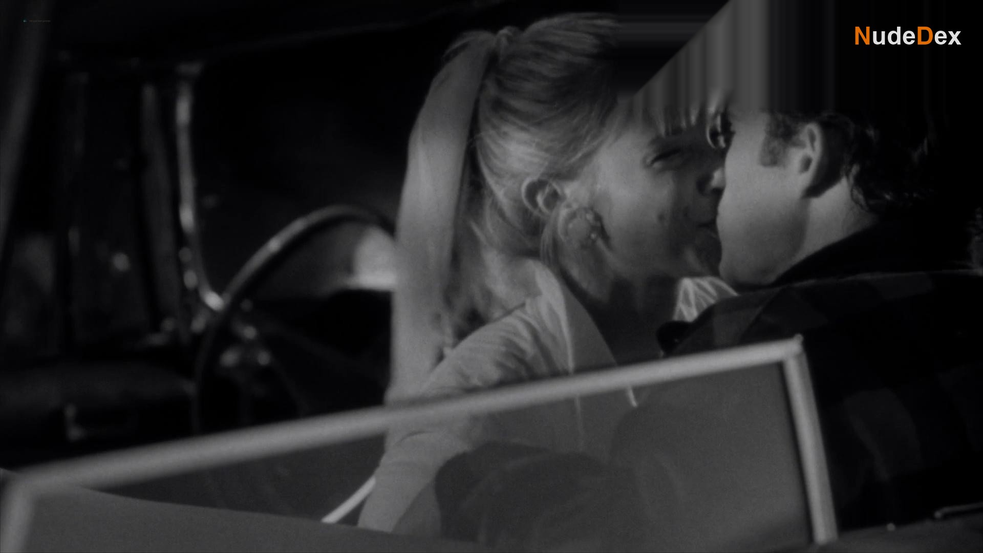 Jacinda Barrett in Campfire Tales, photo 9