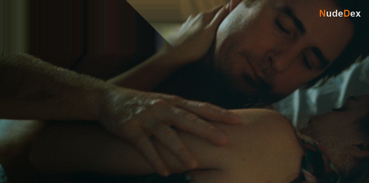 Jacinda Barrett in Middle Men, photo 1