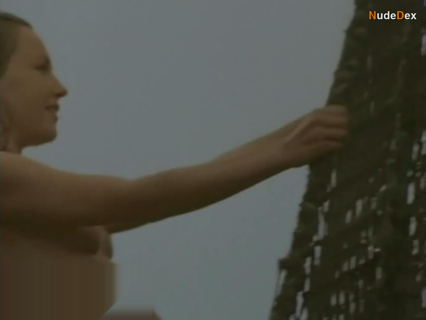 Jacqueline Lovell in Black Sea 213, photo 3