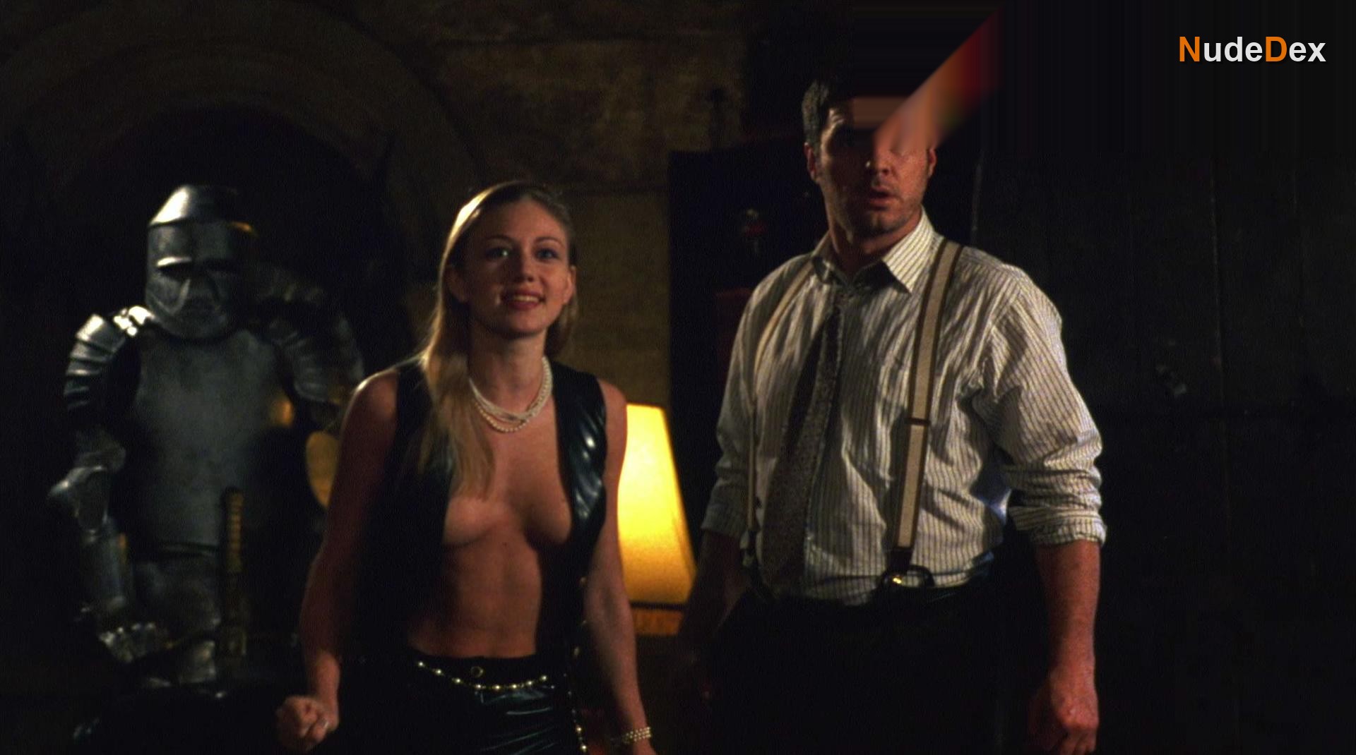 Jacqueline Lovell in Hideous, photo 13