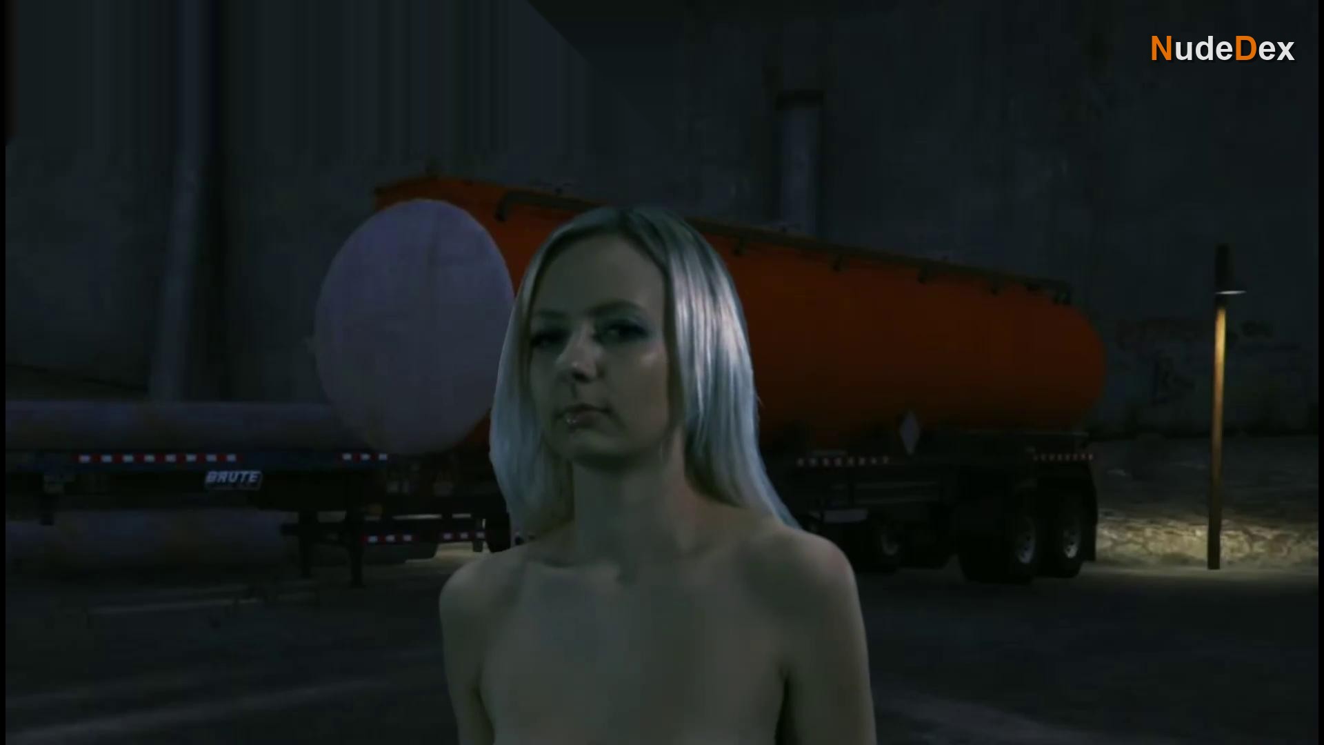 Jamie Butters in The Wrong Terminator, photo 2