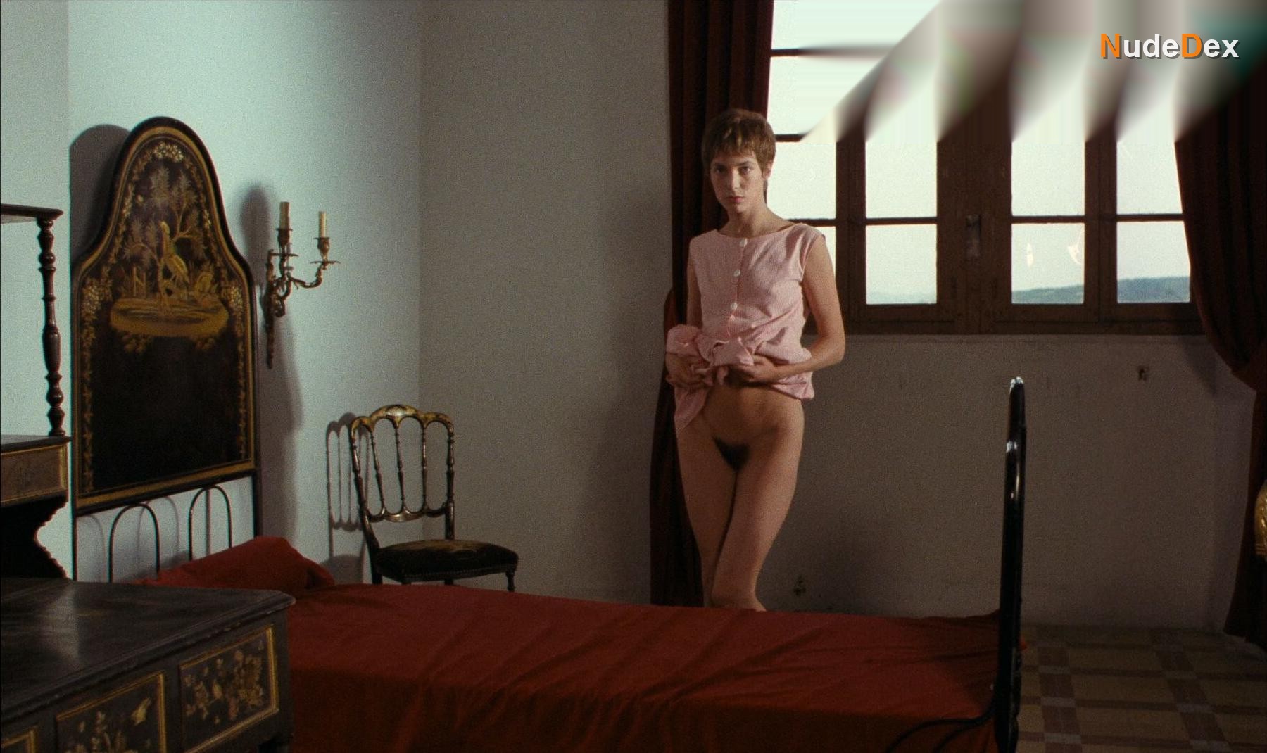 Jane Birkin in Je T Aime Moi Non Plus, photo 5