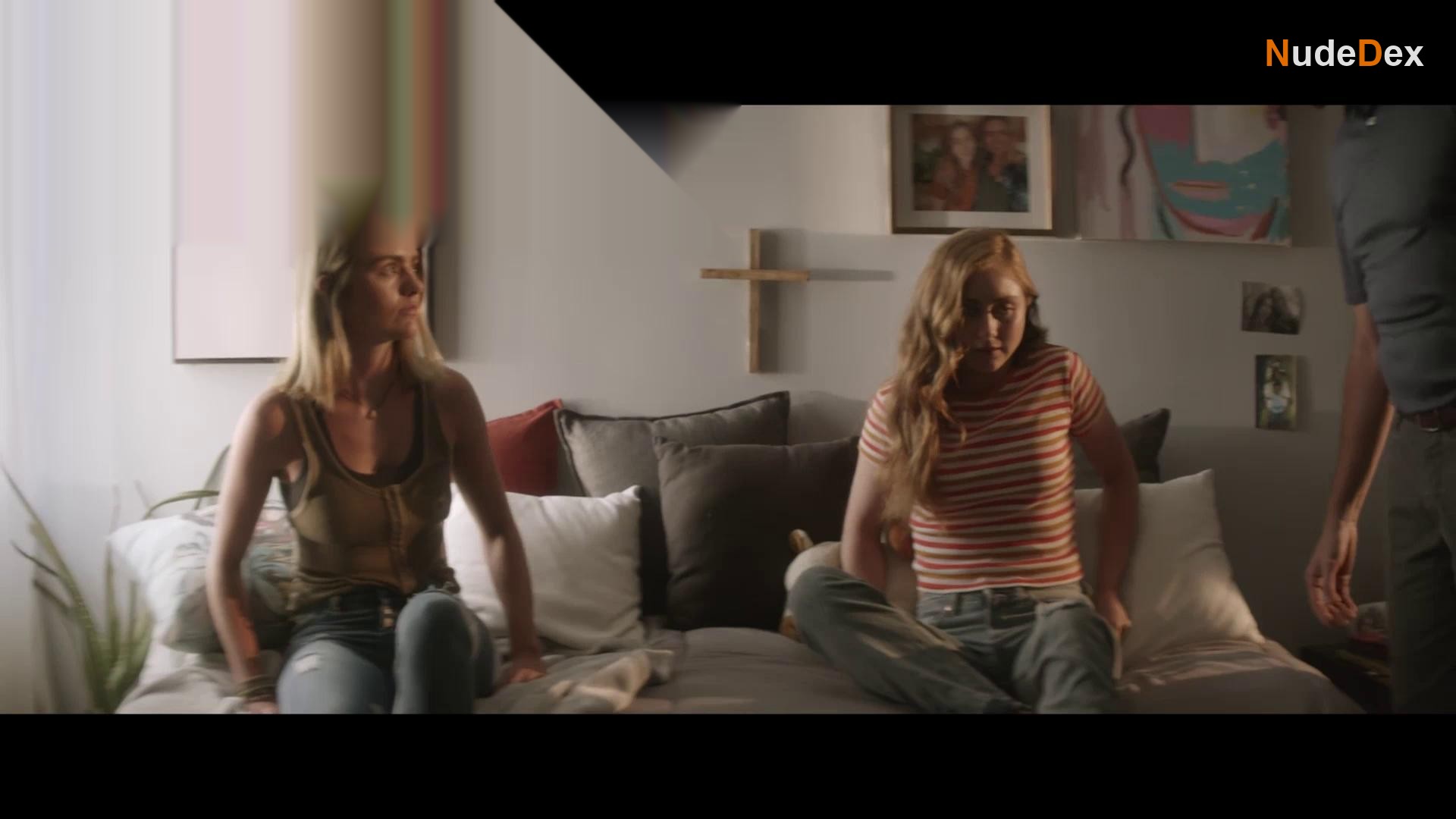 Jane De Wet in Parable, photo 3