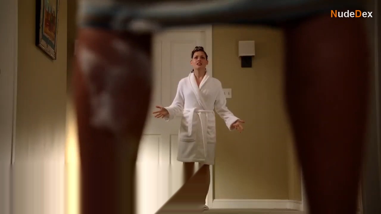Jane Levy in Suburgatory, photo 1
