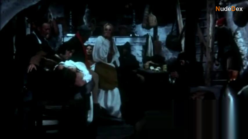 Janet Agren in Master Of Love, photo 9