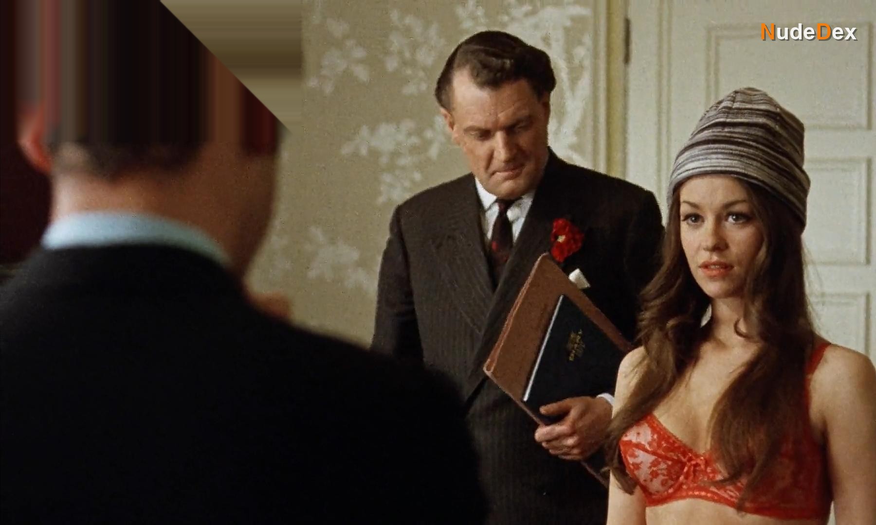 Janet Lynn in Cool It Carol, photo 1