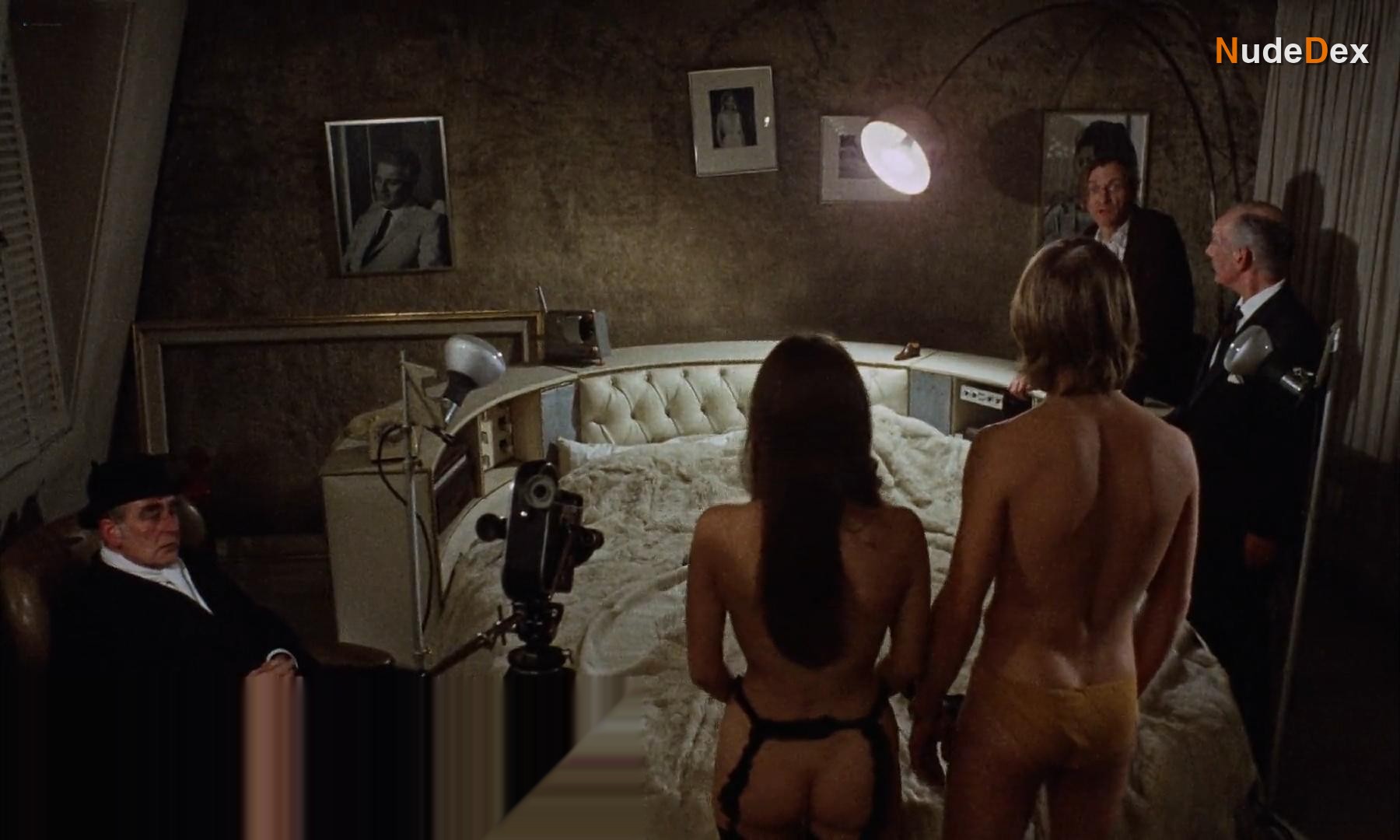 Janet Lynn in Cool It Carol, photo 2