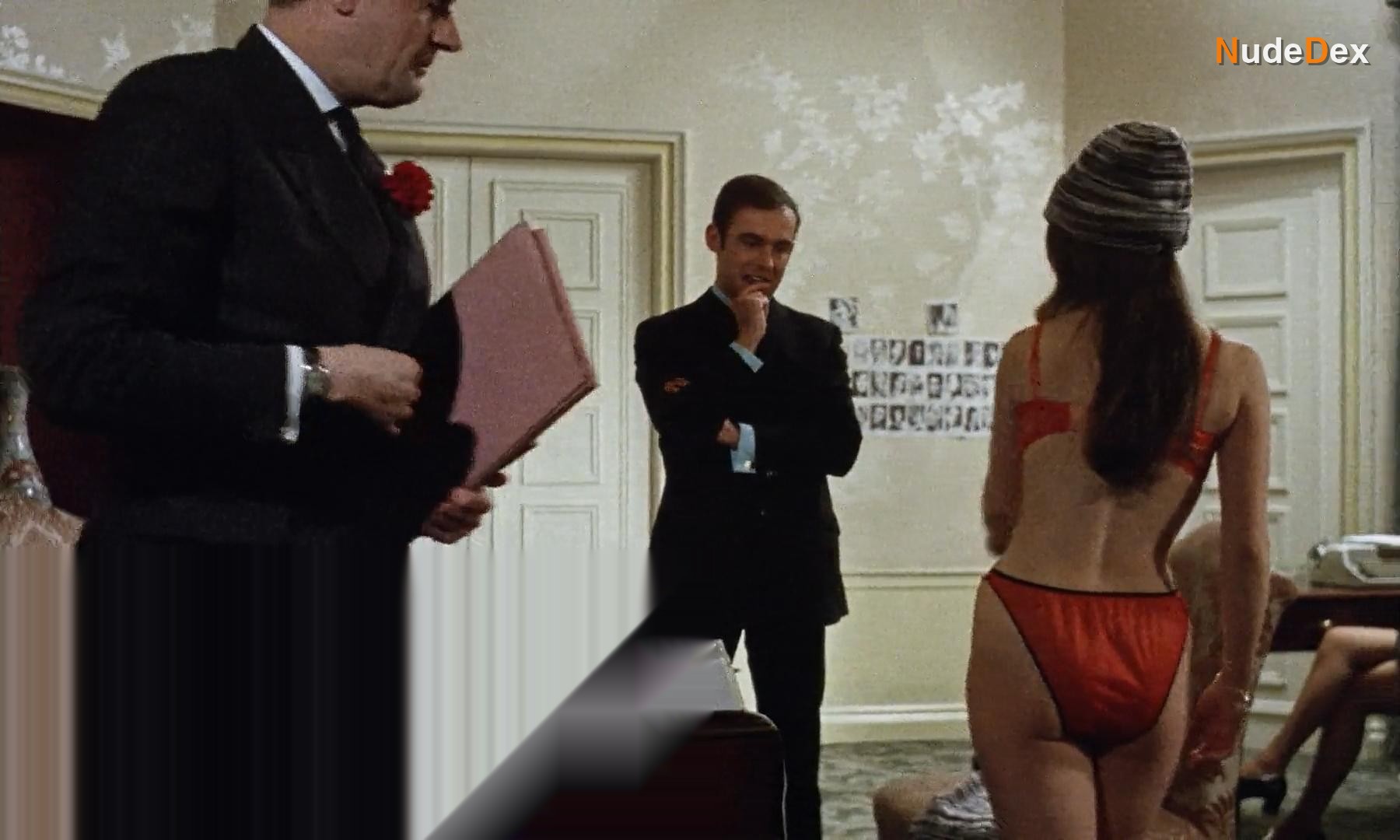 Janet Lynn in Cool It Carol, photo 9