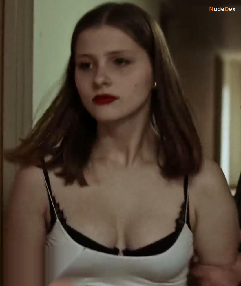 Jane Widdop in Angie: Lost Girls, photo 2