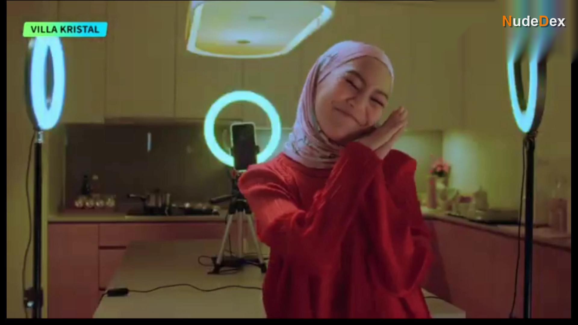 Jasmine Suraya in Villa Kristal, photo 17