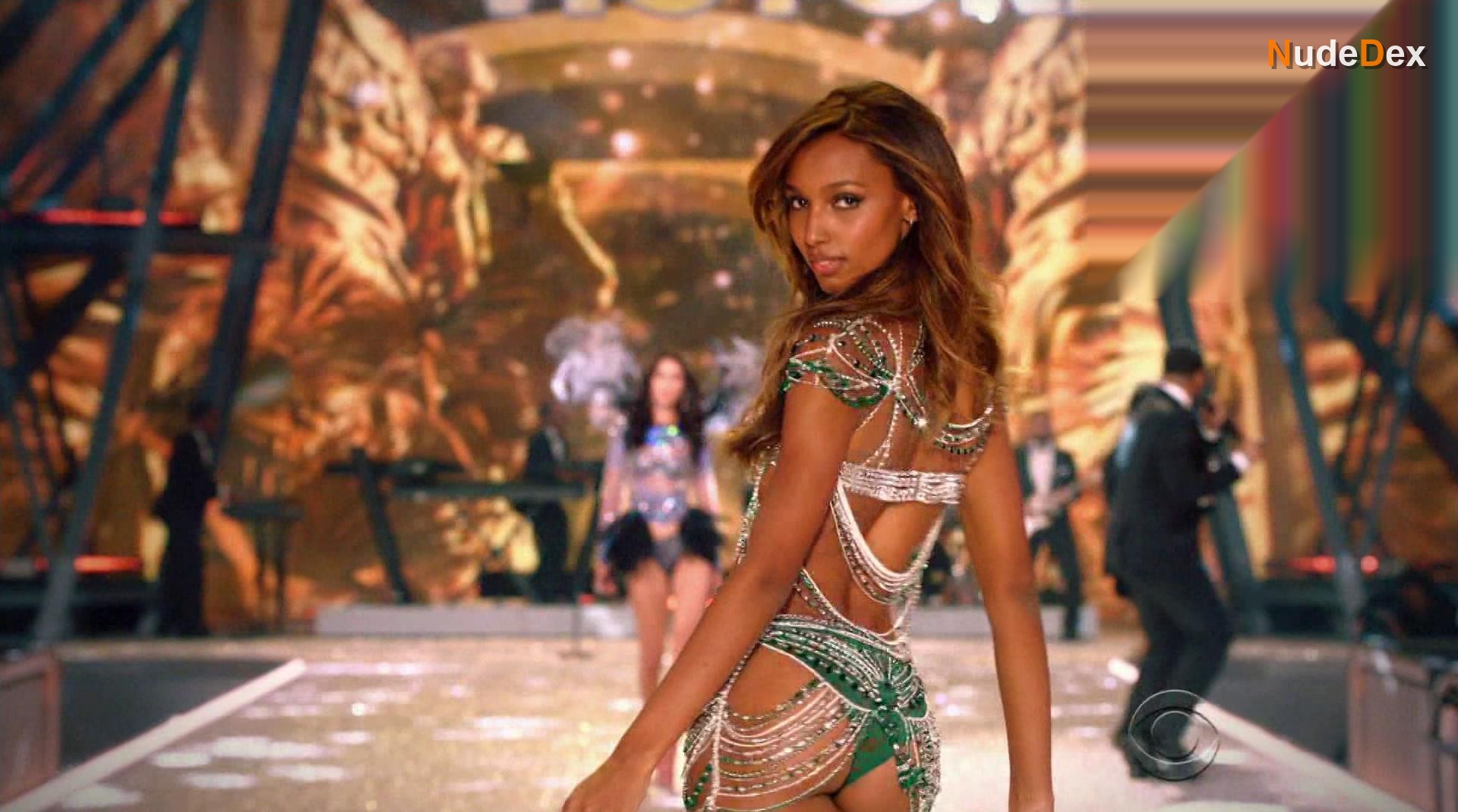 Jasmine Tookes in The Victoria S Secret Fashion Show, photo 4