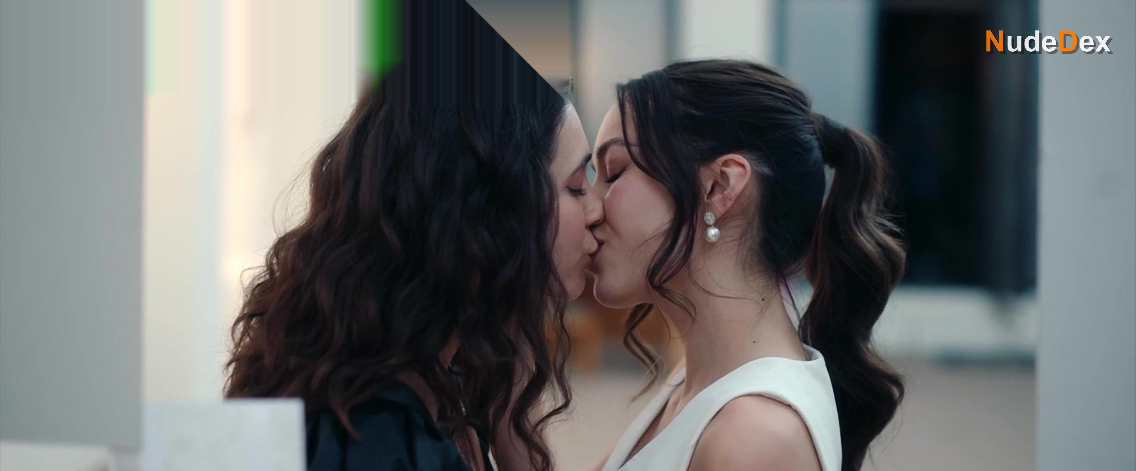 Jasmine Vega in Fatal Exposure, photo 3