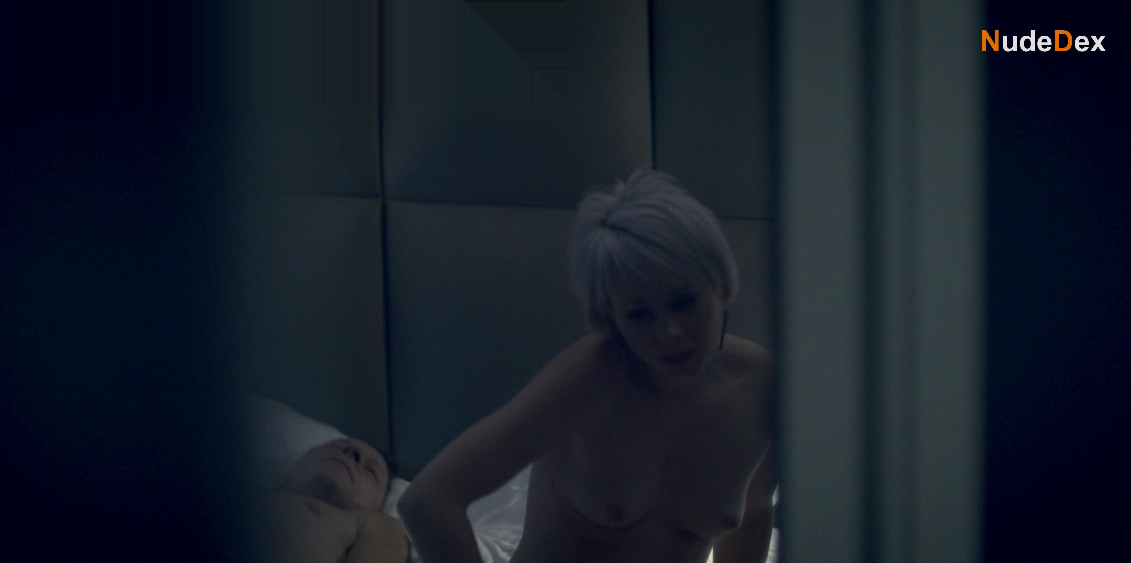 Jasmin Minz in Skylines, photo 2