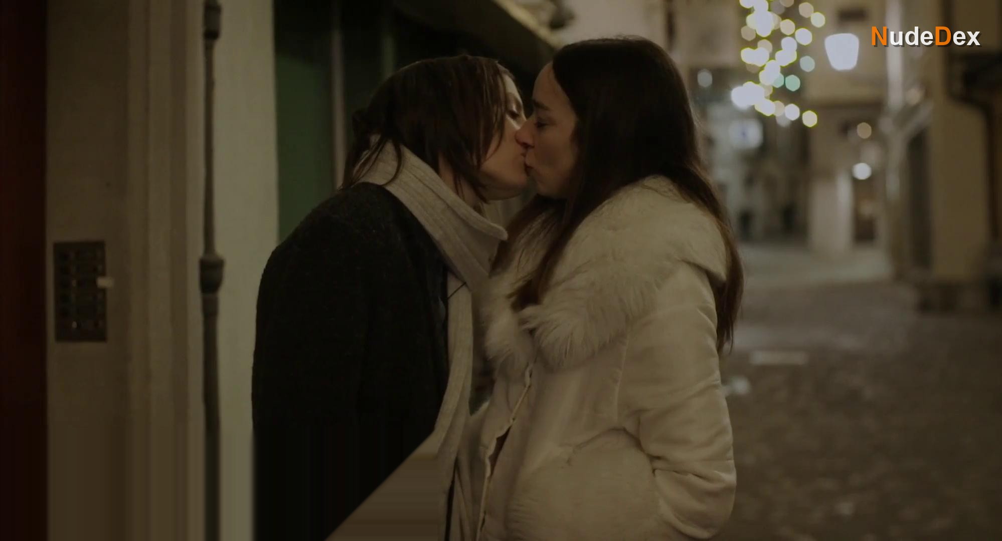 Strangers in Strangers, photo 4