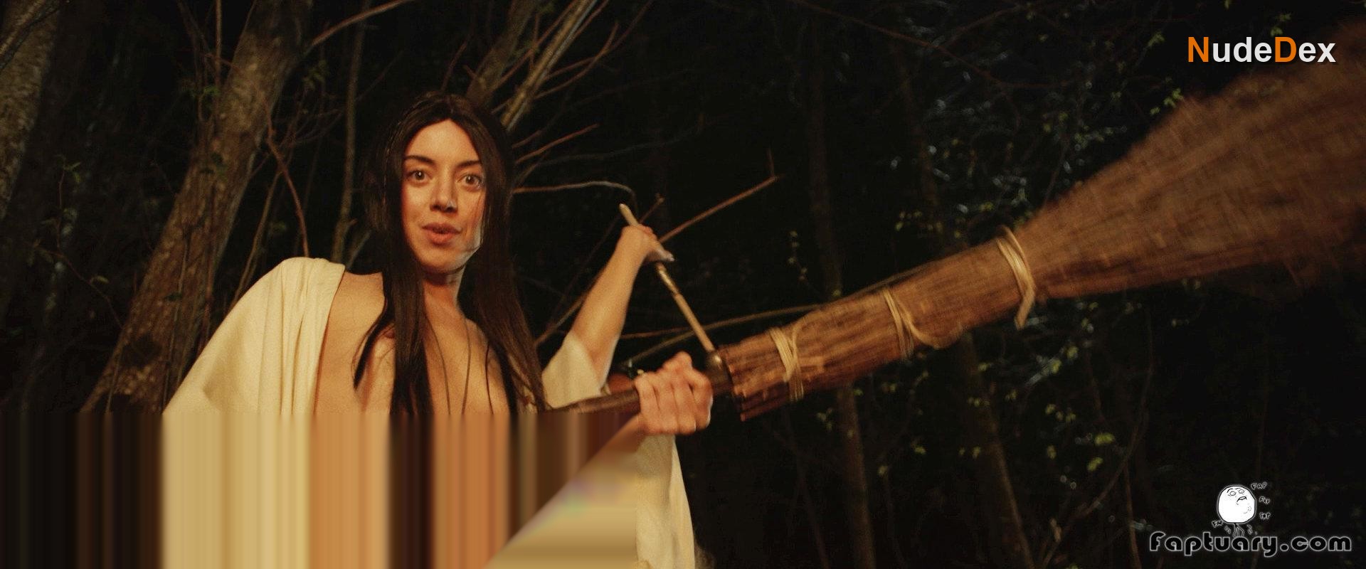 Jemima Kirke in The Little Hours, photo 4