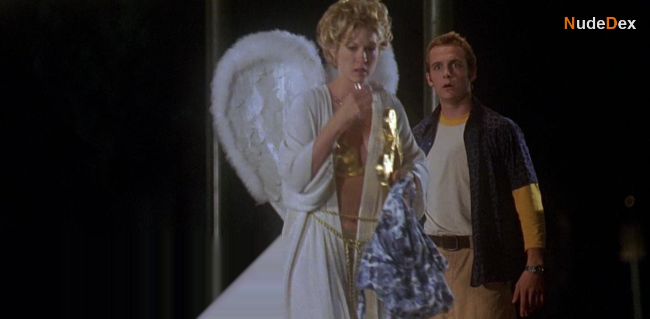 Jenna Elfman in Can T Hardly Wait, photo 1