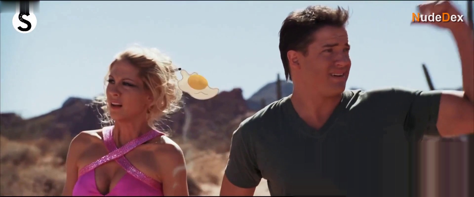 Jenna Elfman in Looney Tunes Back In Action, photo 2