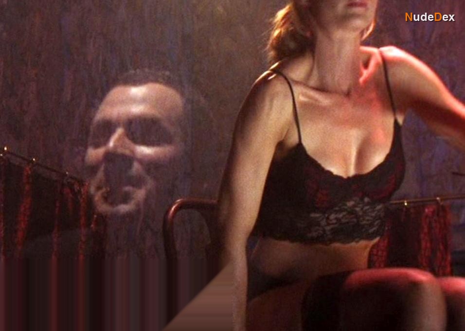 Jenna Elfman in Obsessed, photo 5
