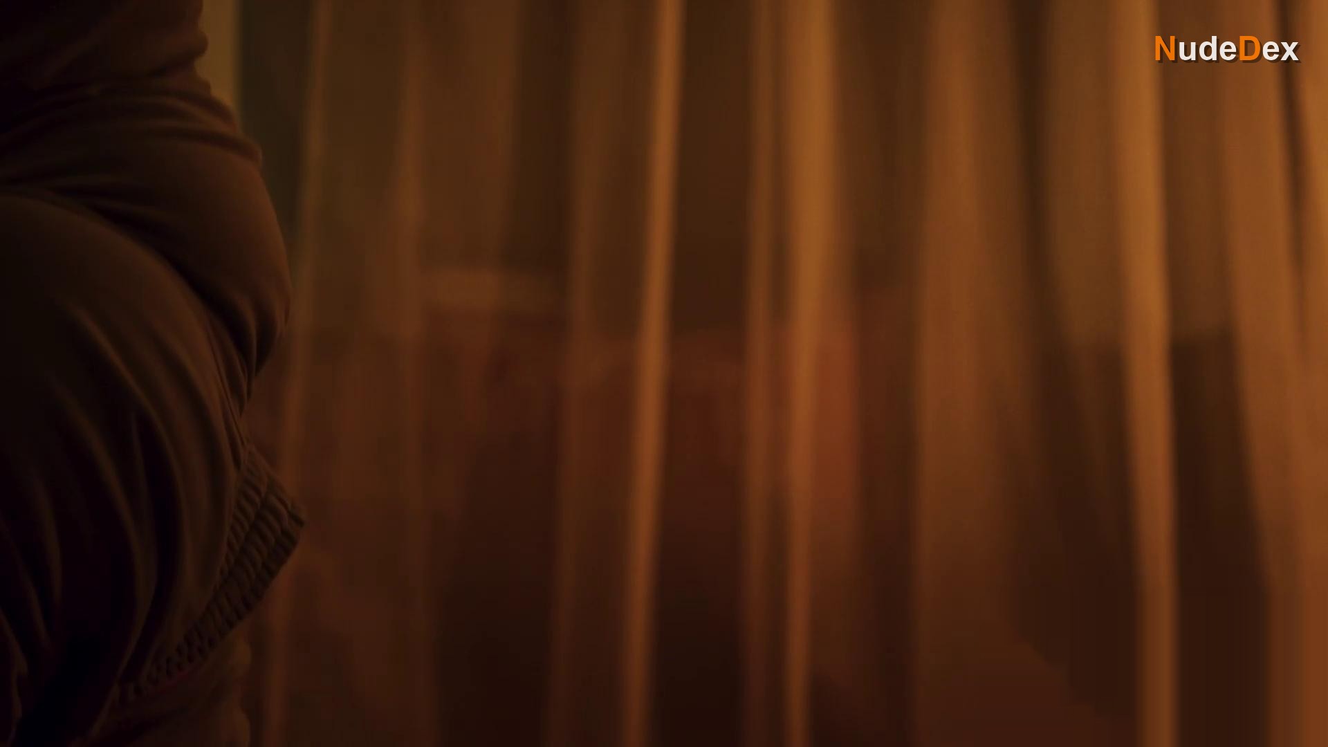 Jenna Kanell in Feign, photo 1