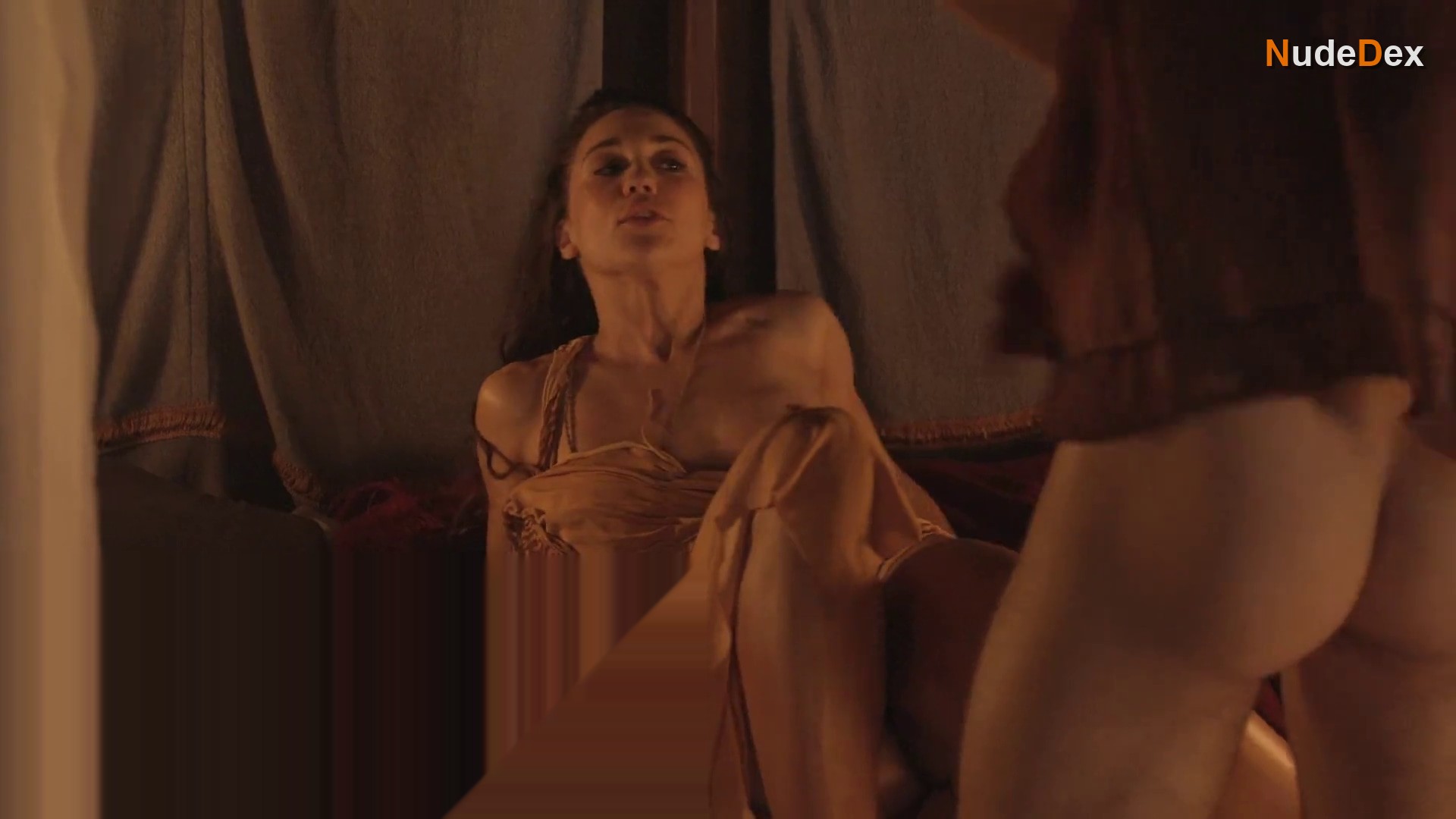 Jenna Lind in Spartacus, photo 6