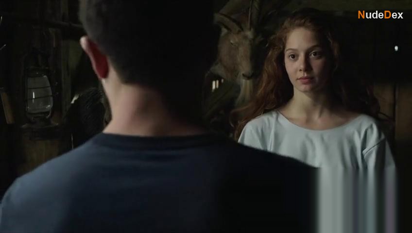 Jenna Thiam in Les Revenants, photo 2
