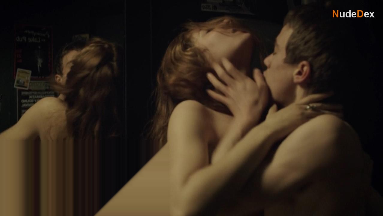 Jenna Thiam in Les Revenants, photo 13