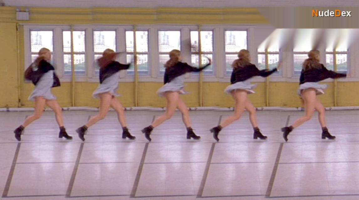 Jennifer Aniston in The Object Of My Affection, photo 4