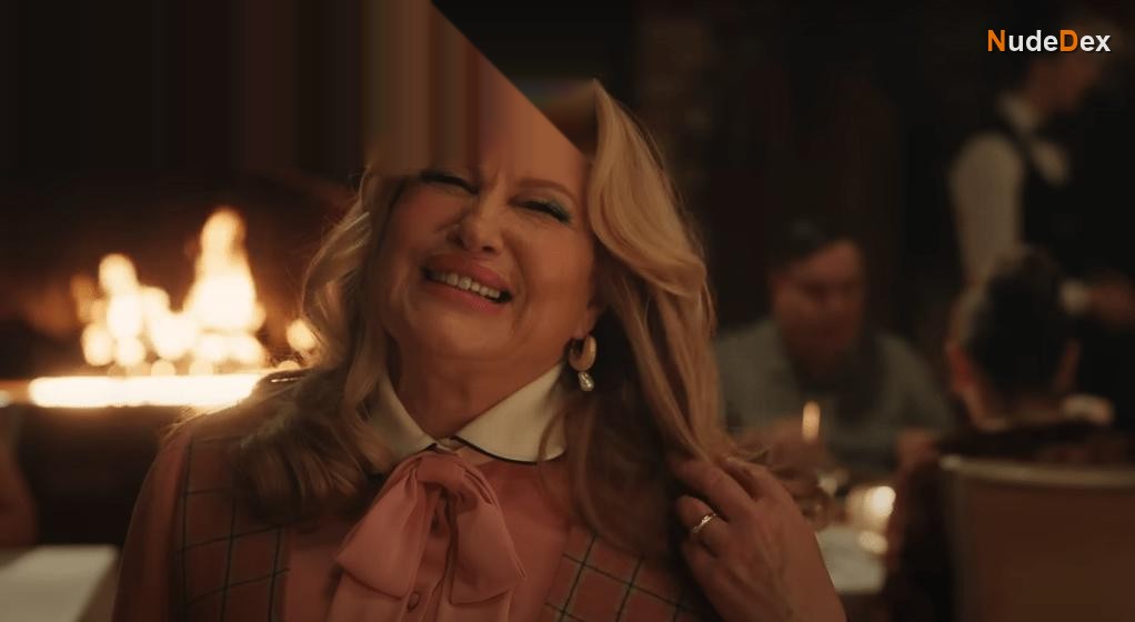 Jennifer Coolidge in A Minecraft Movie, photo 5