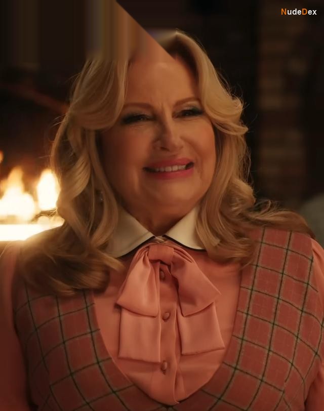 Jennifer Coolidge in A Minecraft Movie, photo 6