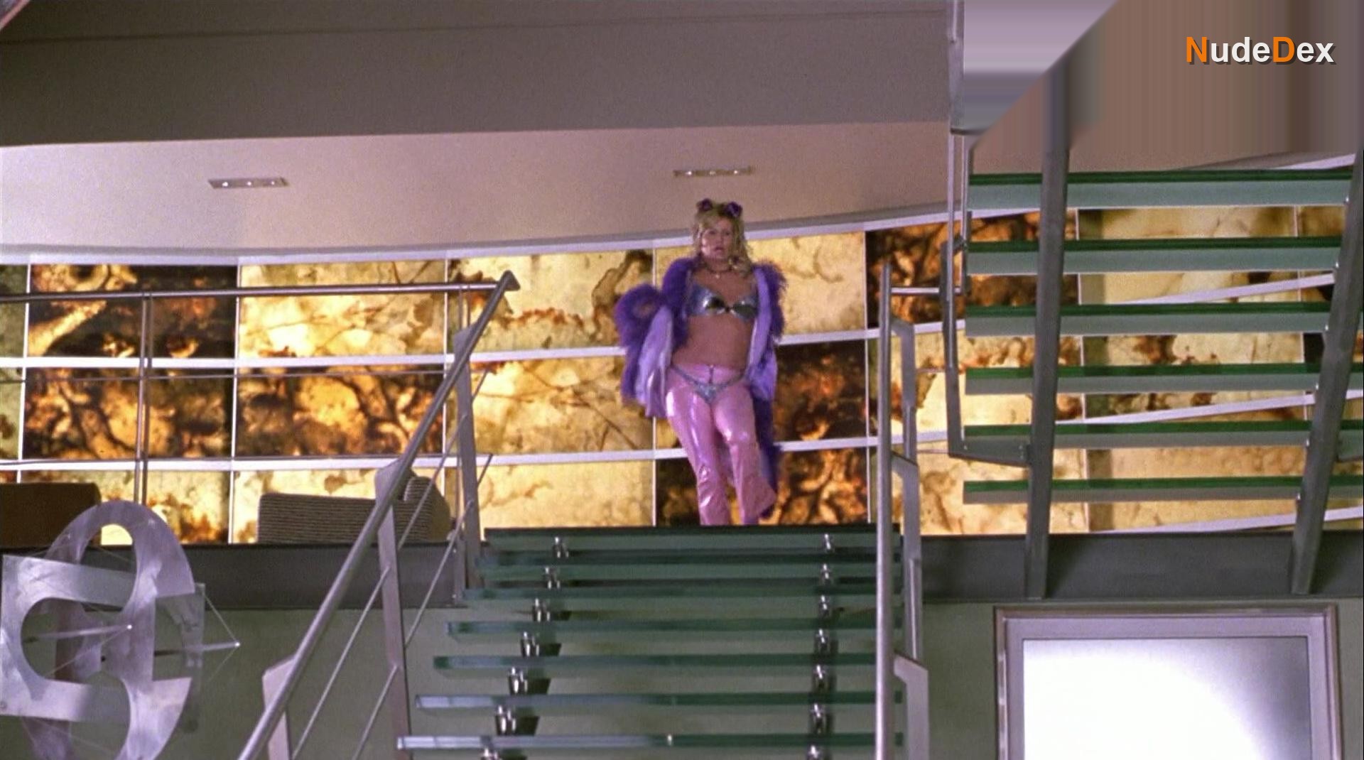 Jennifer Coolidge in Down To Earth, photo 1